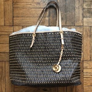 NEW‼️ MICHAEL KORS STUDDED JET SET TOTE